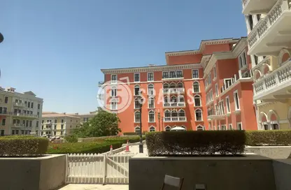 Apartment - 2 Bedrooms - 3 Bathrooms for rent in Carnaval - Qanat Quartier - The Pearl Island - Doha