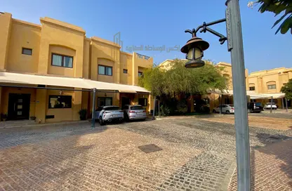 فيلا - 4 غرف نوم - 5 حمامات للايجار في شارع داريم - الهلال شرق - الهلال - الدوحة