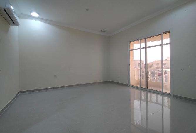 940305 - Property Image 2