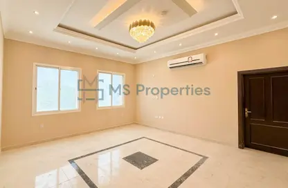 محل تجاري - استوديو - 8 حمامات للايجار في أم قرن - الضعاين