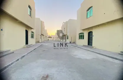 Compound - 4 Bedrooms - 4 Bathrooms for rent in Al Ain Compound - Ain Khaled - Doha
