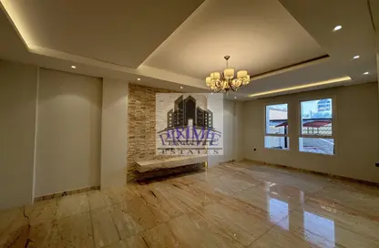 فيلا - 3 غرف نوم - 4 حمامات للايجار في شارع المطار القديم - طريق المطار القديم - الدوحة