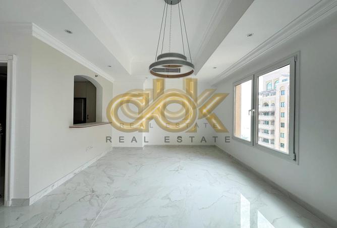 782033 - Property Image 2