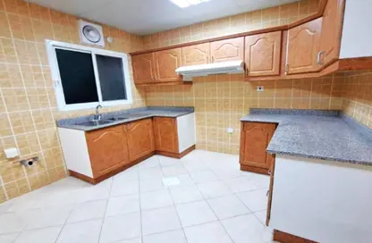 Apartment - 3 Bedrooms - 3 Bathrooms for rent in Hadramout Street - Doha Al Jadeed - Doha