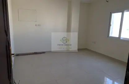 Apartment - 2 Bedrooms - 2 Bathrooms for rent in Umm Ghuwailina 4 - Umm Ghuwailina - Doha