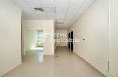 Office Space - Studio - 2 Bathrooms for rent in Muntazah 13 - Al Muntazah - Doha