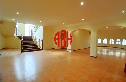 Villa - Studio - 7+ Bathrooms for rent in Onaiza Street - Diplomatic Area - Doha