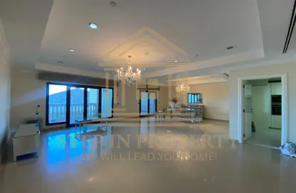 Apartment - 2 Bedrooms - 3 Bathrooms for rent in East Porto Drive - Porto Arabia - The Pearl Island - Doha