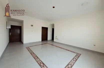 Apartment - 3 Bedrooms - 3 Bathrooms for rent in Bin Omran 35 - Fereej Bin Omran - Doha