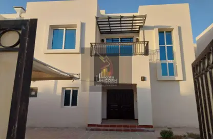 Compound - 3 Bedrooms - 5 Bathrooms for rent in Umm Al Seneem Street - Ain Khaled - Doha