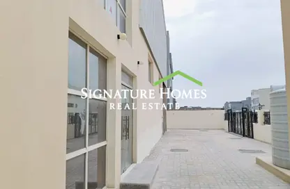 Warehouse - Studio - 5 Bathrooms for rent in East Industrial Street - Birkat Al Awamer - Al Wakra