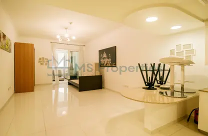 Apartment - 2 Bathrooms for rent in Viva West - Viva Bahriyah - The Pearl Island - Doha
