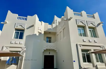 Villa - 4 Bedrooms - 6 Bathrooms for rent in South Gate - West Bay Lagoon - Doha