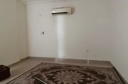 Apartment - 2 Bedrooms - 2 Bathrooms for rent in Muntazah 10 - Al Muntazah - Doha