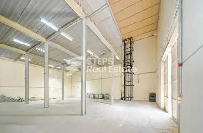 Warehouse - Studio for rent in Industrial Area 1 - Industrial Area - Doha