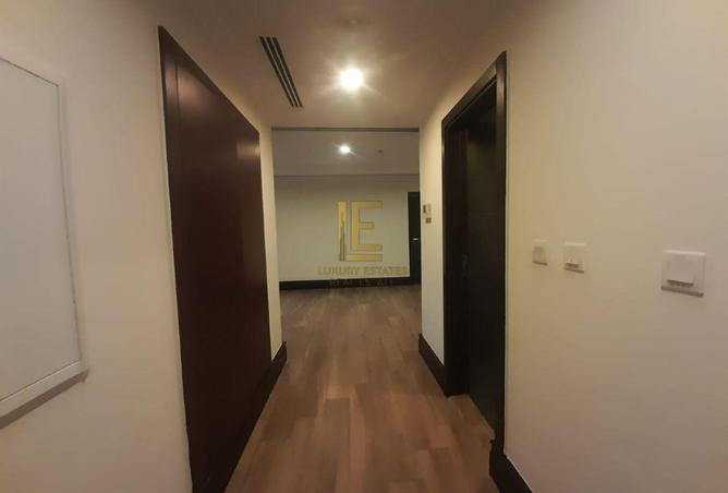 954647 - Property Image 2