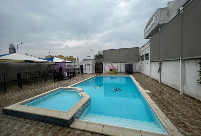 958507 - Property Image 2