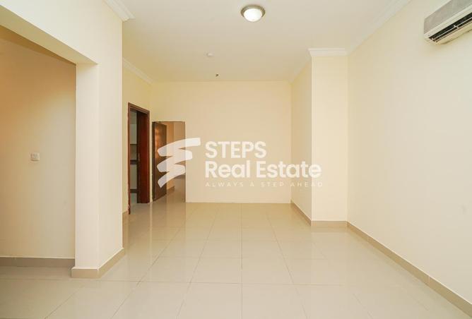 931602 - Property Image 2