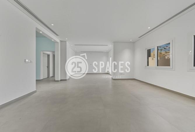 958543 - Property Image 2