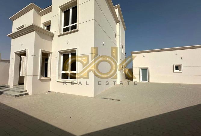 935110 - Property Image 2