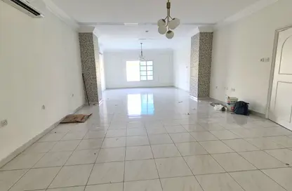 Villa - 4 Bedrooms - 4 Bathrooms for rent in New Salata - Salata - Doha