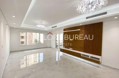Apartment - 2 Bedrooms - 3 Bathrooms for sale in West Porto Drive - Porto Arabia - The Pearl Island - Doha