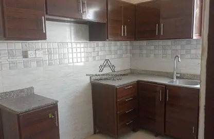 Apartment - 2 Bedrooms - 2 Bathrooms for rent in Izghawa - Doha