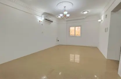Apartment - 1 Bedroom - 1 Bathroom for rent in Umm Ghuwailina 4 - Umm Ghuwailina - Doha