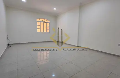 Apartment - 2 Bedrooms - 2 Bathrooms for rent in Al Nasr Street - Al Nasr - Doha
