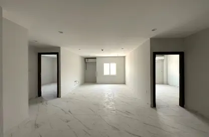 بناية كاملة - 8 غرف نوم - 8 حمامات للبيع في فندق الوكرة - الوكرة - الوكرة - الوكرة