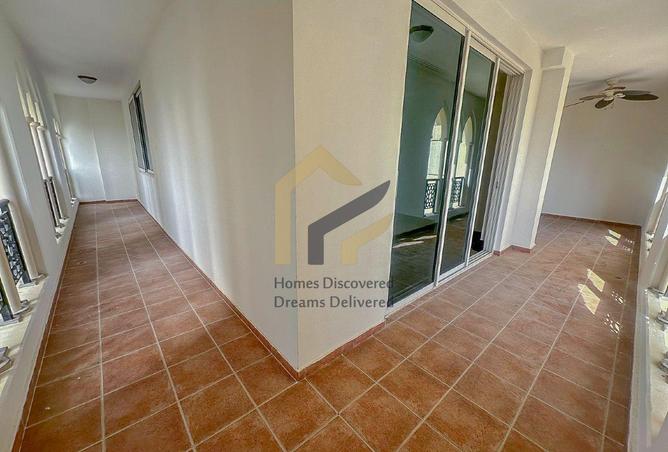 965827 - Property Image 3