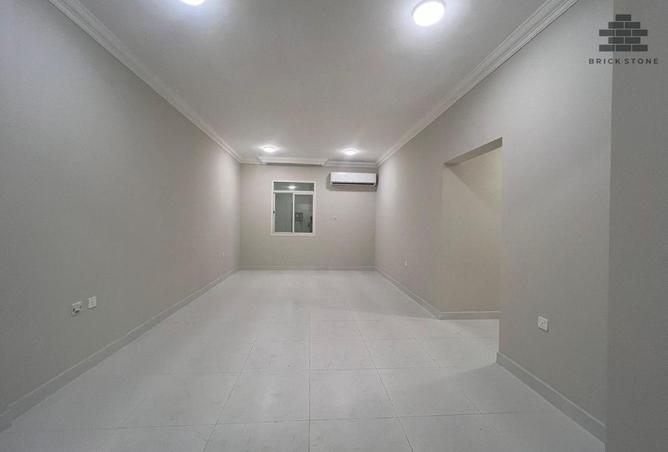 904602 - Property Image 2