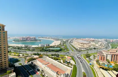 Apartment - 3 Bedrooms - 4 Bathrooms for rent in West Porto Drive - Porto Arabia - The Pearl Island - Doha
