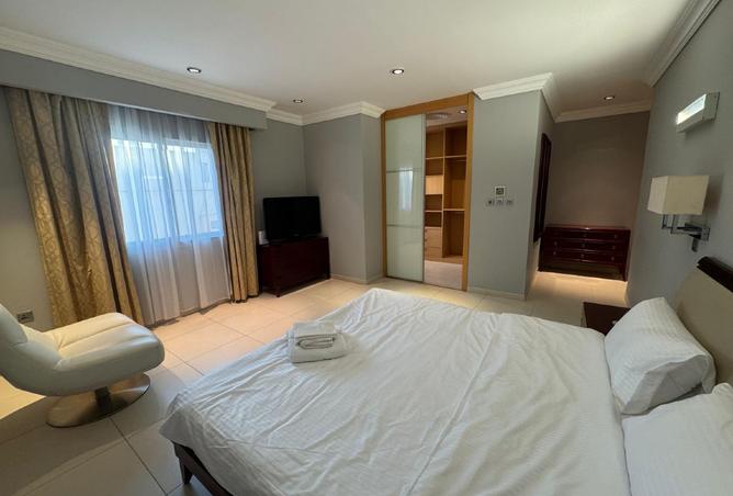 954666 - Property Image 2