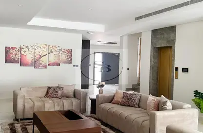 Living Room image for: Townhouse - 5 Bedrooms - 6 Bathrooms for sale in Lusail City - Lusail, Image 1