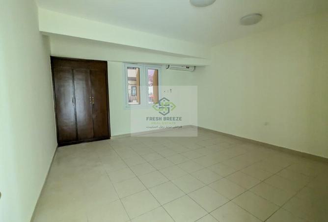 964081 - Property Image 3