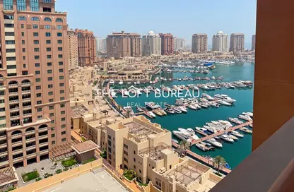 Apartment - 2 Bedrooms - 3 Bathrooms for rent in Tower 11 - Porto Arabia - The Pearl Island - Doha