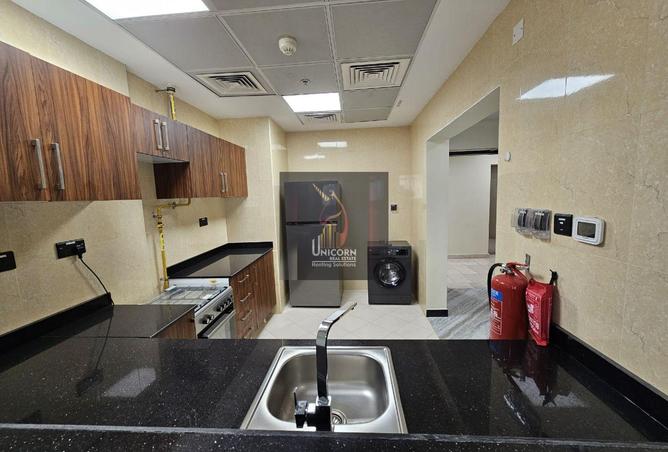 988584 - Property Image 2