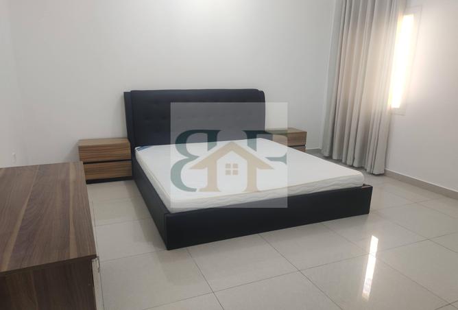 947401 - Property Image 2