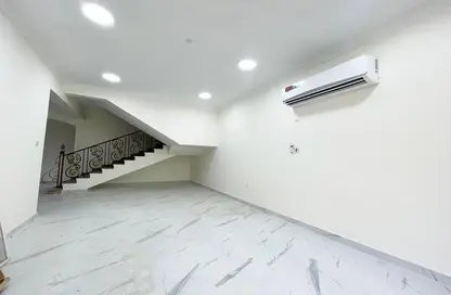 فيلا - 6 غرف نوم - 5 حمامات للايجار في مجمع الشافي - مجمع الشافي - الريان - الدوحة