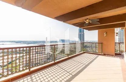 شقة - 2 غرف نوم - 3 حمامات للايجار في طريق بورتو الغربي - بورتو أرابيا - جزيرة اللؤلؤة - الدوحة