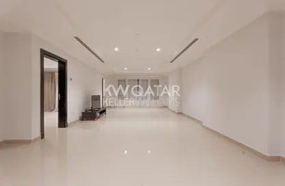 Apartment - 1 Bedroom - 2 Bathrooms for rent in West Porto Drive - Porto Arabia - The Pearl Island - Doha