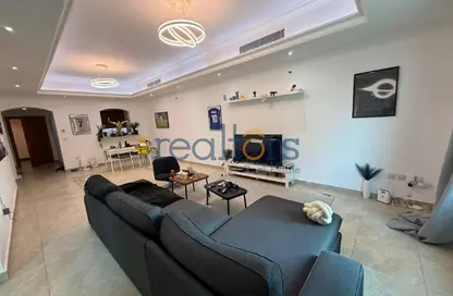 شقة - 2 غرف نوم - 3 حمامات للايجار في طريق بورتو الشرقي - بورتو أرابيا - جزيرة اللؤلؤة - الدوحة