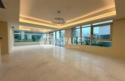 Duplex - 4 Bedrooms - 5 Bathrooms for rent in Gewan Island - The Pearl Island - Doha