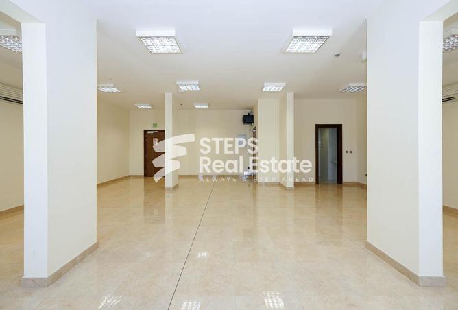 Office Space - Studio - 1 Bathroom for rent in Industrial Area 4 - Industrial Area - Industrial Area - Doha