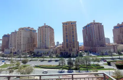 Apartment - 3 Bedrooms - 4 Bathrooms for rent in Qanat Quartier - The Pearl Island - Doha