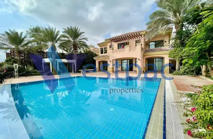 Villa - 4 Bedrooms - 7 Bathrooms for rent in The Villas - The Pearl Island - Doha