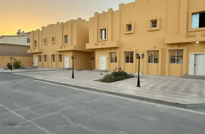 Villa - 4 Bedrooms - 4 Bathrooms for rent in Umm Salal Mahammad - Umm Salal Mohammed - Doha