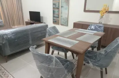 شقة - 2 غرف نوم - 2 حمامات للايجار في اقامة الانديغو - فريج بن محمود- جنوب - فريج بن محمود - الدوحة
