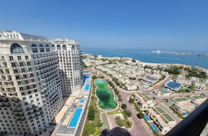Apartment - 3 Bedrooms - 5 Bathrooms for rent in Floresta Gardens - Floresta Gardens - The Pearl Island - Doha